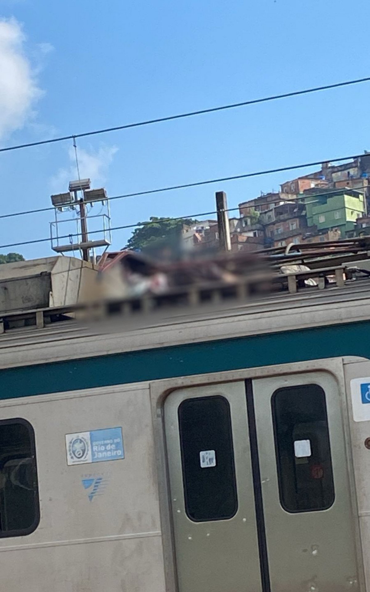 Homem é encontrado morto em cima de trem da SuperVia