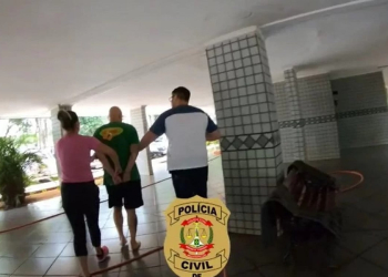 Homem é preso após ser visto abusando a própria mãe em hospital