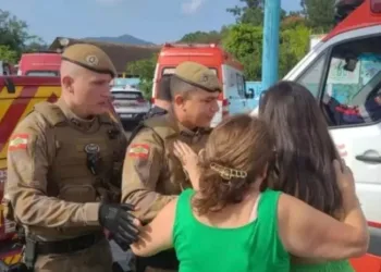 Eu tranquei os bebês em uma sala”, diz professora que presenciou ataque em creche de Blumenau