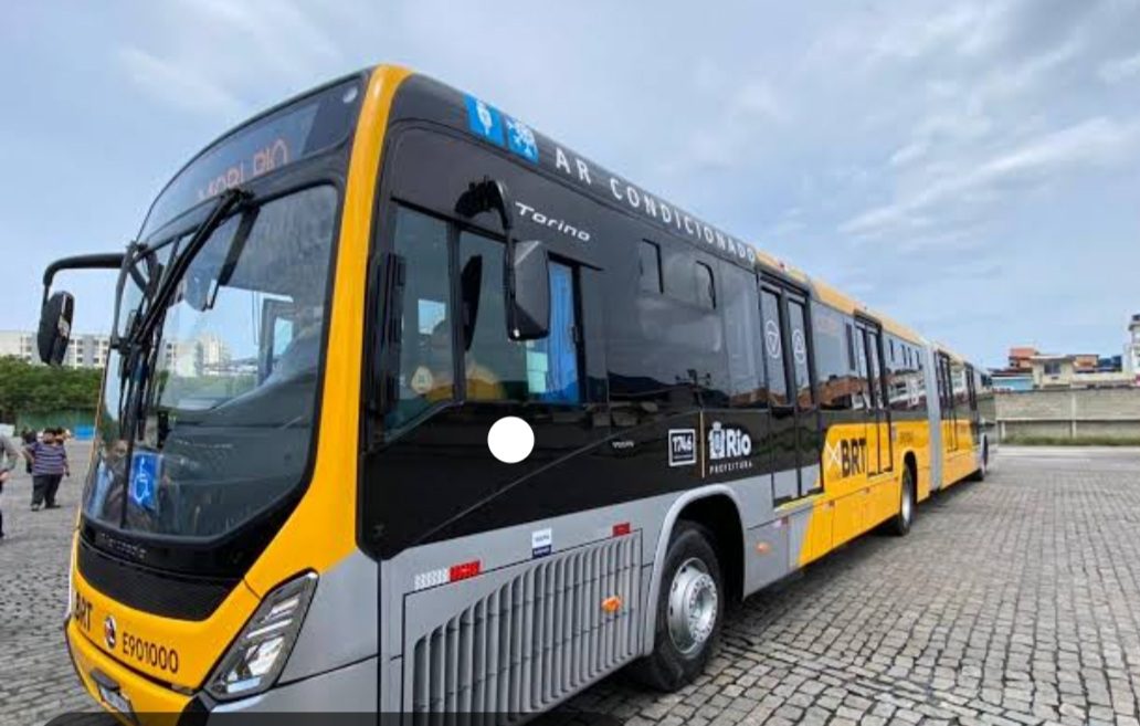 PASSAGEIROS DO BRT JÁ PODEM FAZER TRÊS VIAGENS COM VALOR DE APENAS UMA 