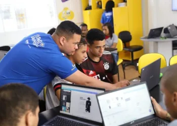 Cursos de Robótica, Indústria Avançada e Programação Móvel estão com 660 vagas abertas nos Espaços da Juventude