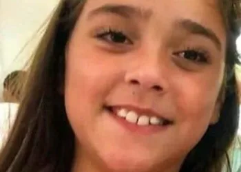 Menina de 12 anos morre de bala perdida no RJ