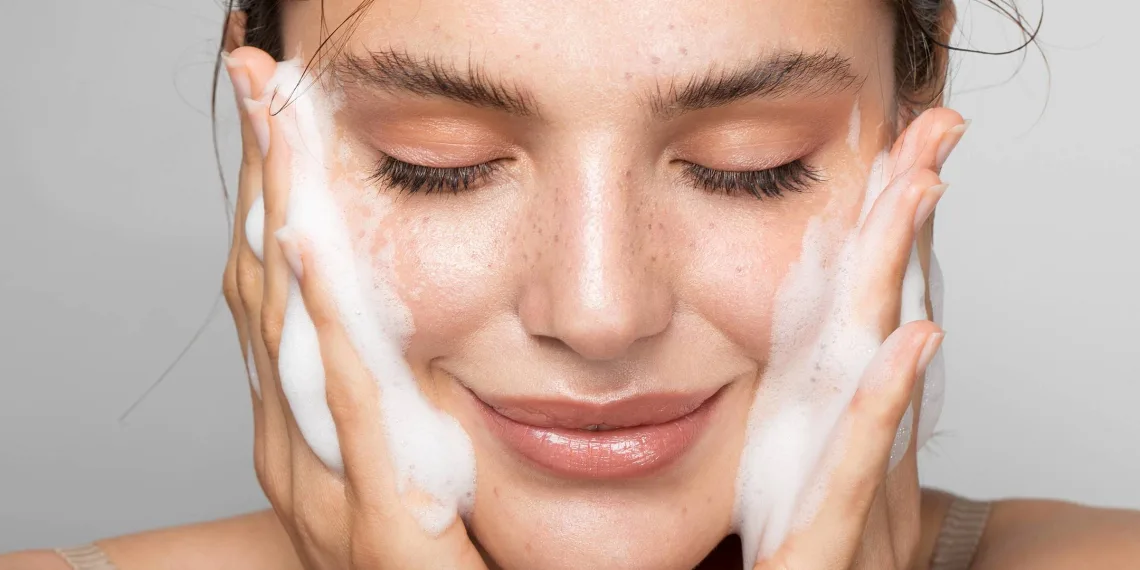 Três etapas essenciais de uma rotina de skincare