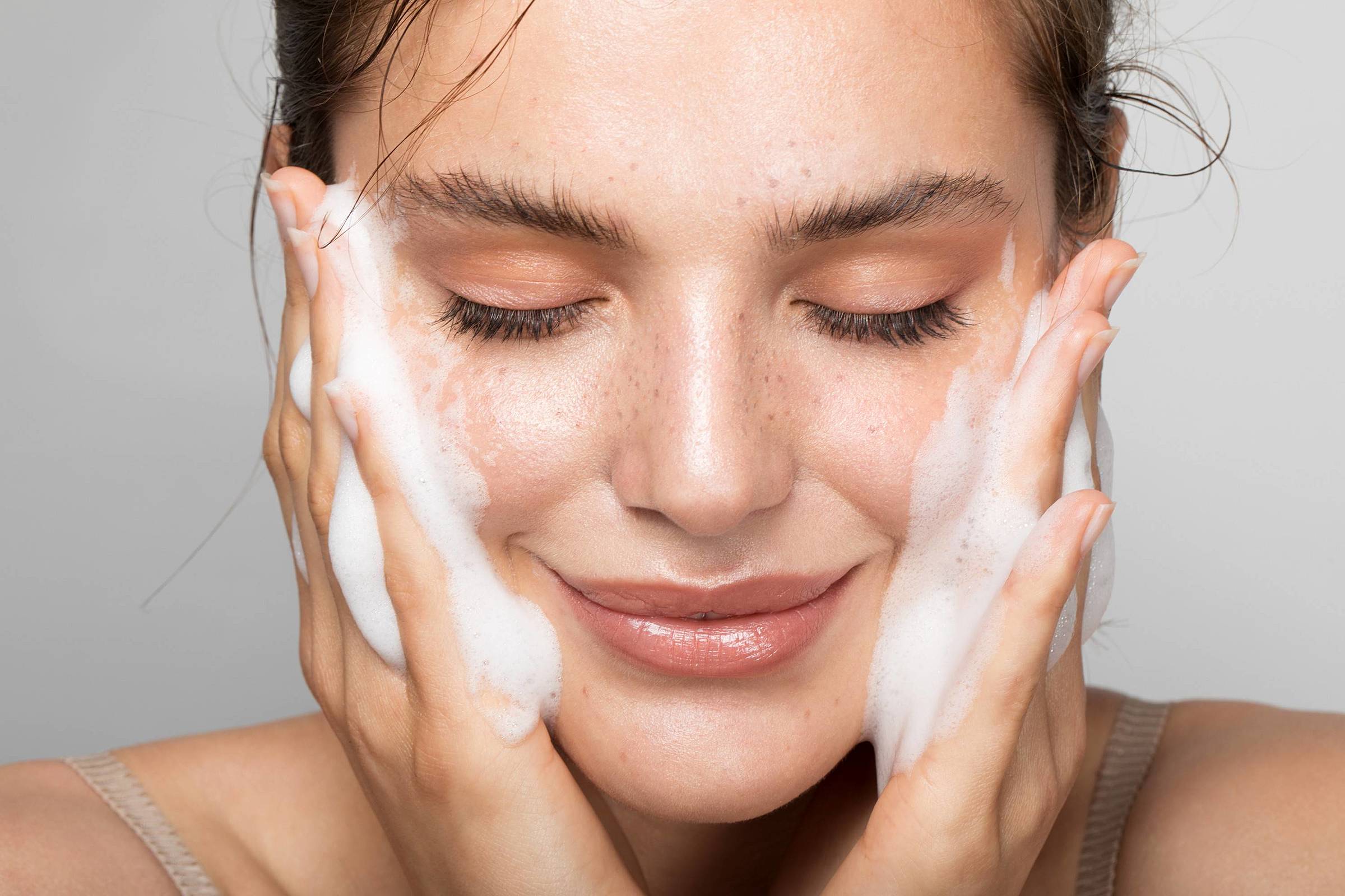Três etapas essenciais de uma rotina de skincare