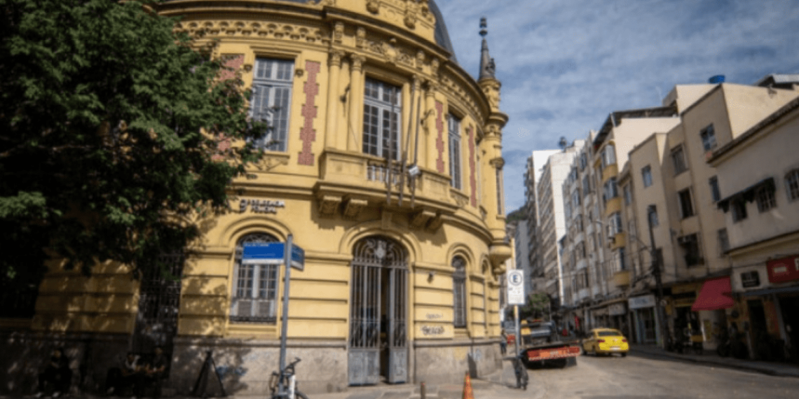 Funcionário de hotel é detido por praticar importunação sexual contra colegas de trabalho no Rio