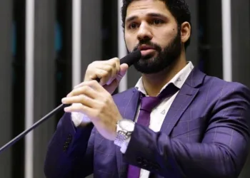 Aos 37 anos, o ex-deputado David Miranda falece no Rio
