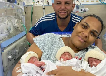 Família celebra nascimento de trigêmeos em hospital no Rio, na véspera do Dia das Mães
