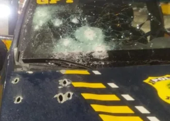 Policial rodoviário federal é baleado durante confronto na Avenida Brasil e pode perder as mãos
