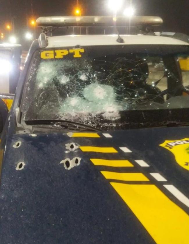 Policial rodoviário federal é baleado durante confronto na Avenida Brasil e pode perder as mãos