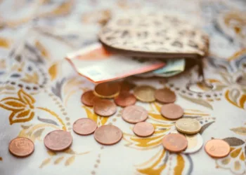 Salário mínimo de R$ 1.320 entra em vigor nesta segunda