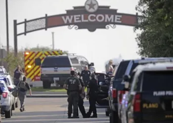 ( vídeo)Tiroteio num shopping no texas deixa vários mortos nesse sábado