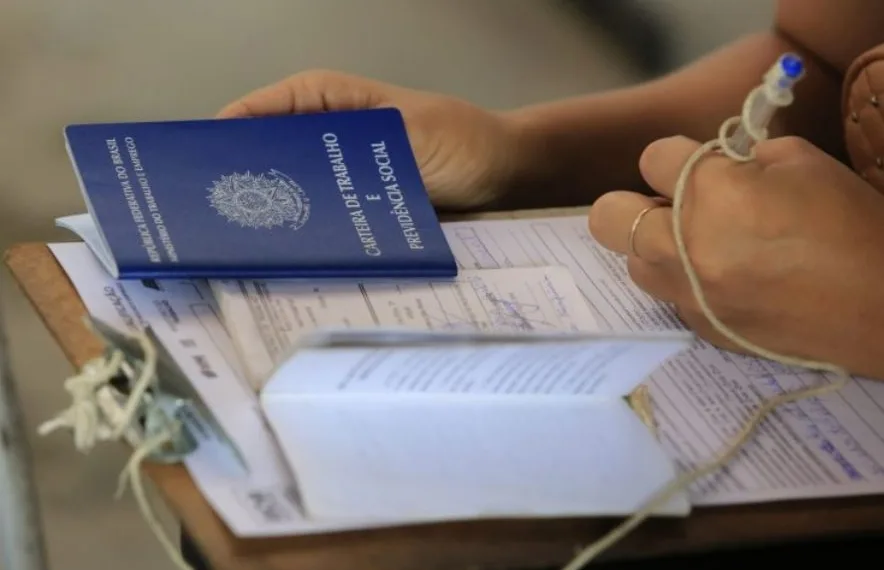 Secretaria de Trabalho e Renda divulga 948 vagas de emprego, com prioridade para mães vítimas de violência doméstica