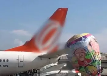 Balão atinge avião em abastecimento e quase provoca tragédia no Rio