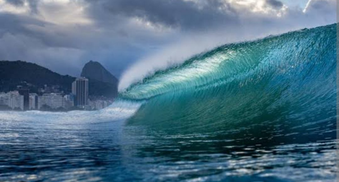 Rio de Janeiro enfrenta ventania e ondas de até 3 metros; temperatura continua baixa