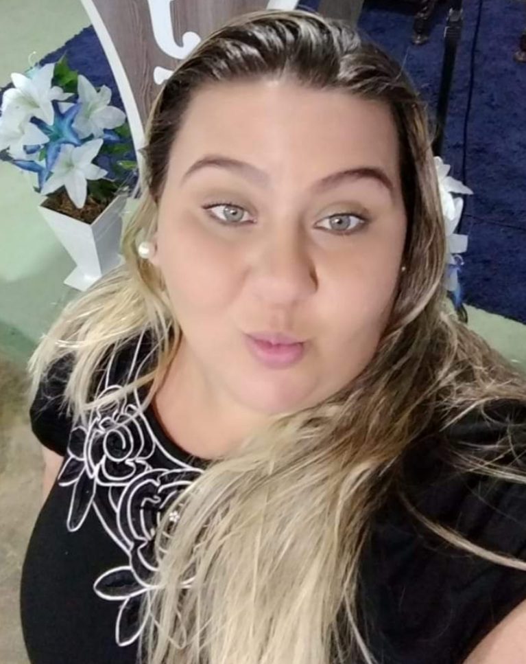 Mulher morre com tiro na cabeça no RJ