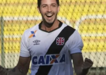 Ex-jogador do Vasco está entre as vítimas fatais de acidente na Avenida Brasil