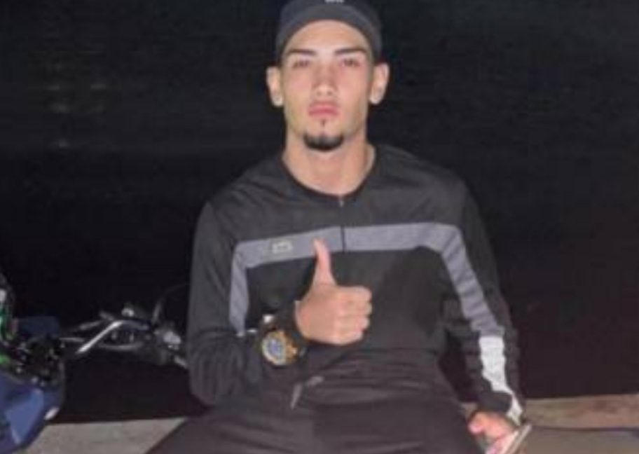 Adolescente morre após ter 95% do corpo queimado por traficantes no RJ