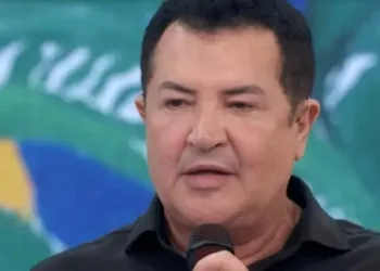 Tinha poucas chances de sobreviver,  diz cantor sobre câncer