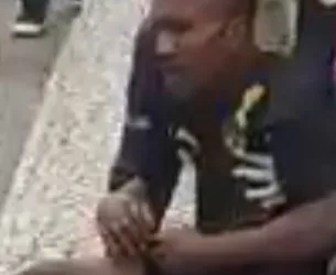 ( vídeo) Homem é espancado após assaltar casa no RJ
