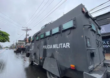 Clima tenso entre policiais e traficantes assustam moradores na zona oeste