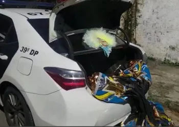 Operação policial prende cinco bate-bolas suspeitos de praticar assaltos durante o Carnaval