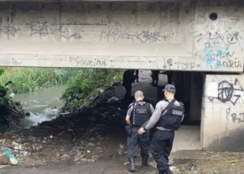 Traficante tortura e mata morador e desova corpo embaixo de viaduto no RJ