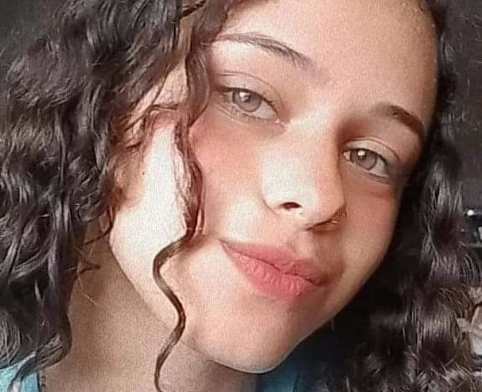 Adolescente desaparece no RJ após mãe ir a supermercado