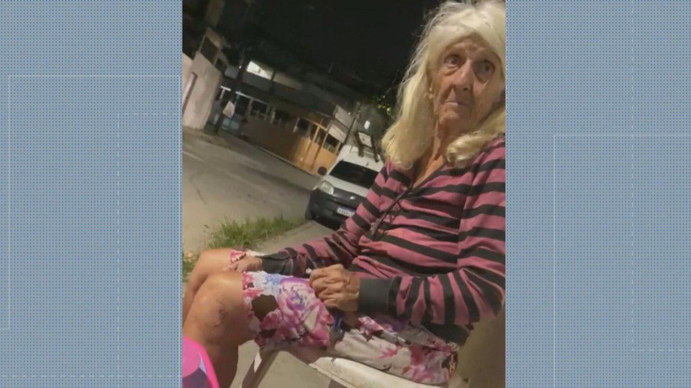 Uma mulher foi detida sob suspeita de assassinar sua mãe de 84 anos com o objetivo de se beneficiar do seguro de vida