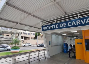 Adolescente é apreendido por furto de celular e passageiro é detido por agressão em estação de BRT