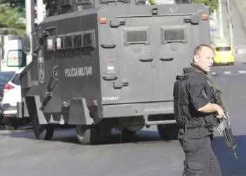PM faz operações no Rio; confronto em Realengo resulta em morte de suspeito
