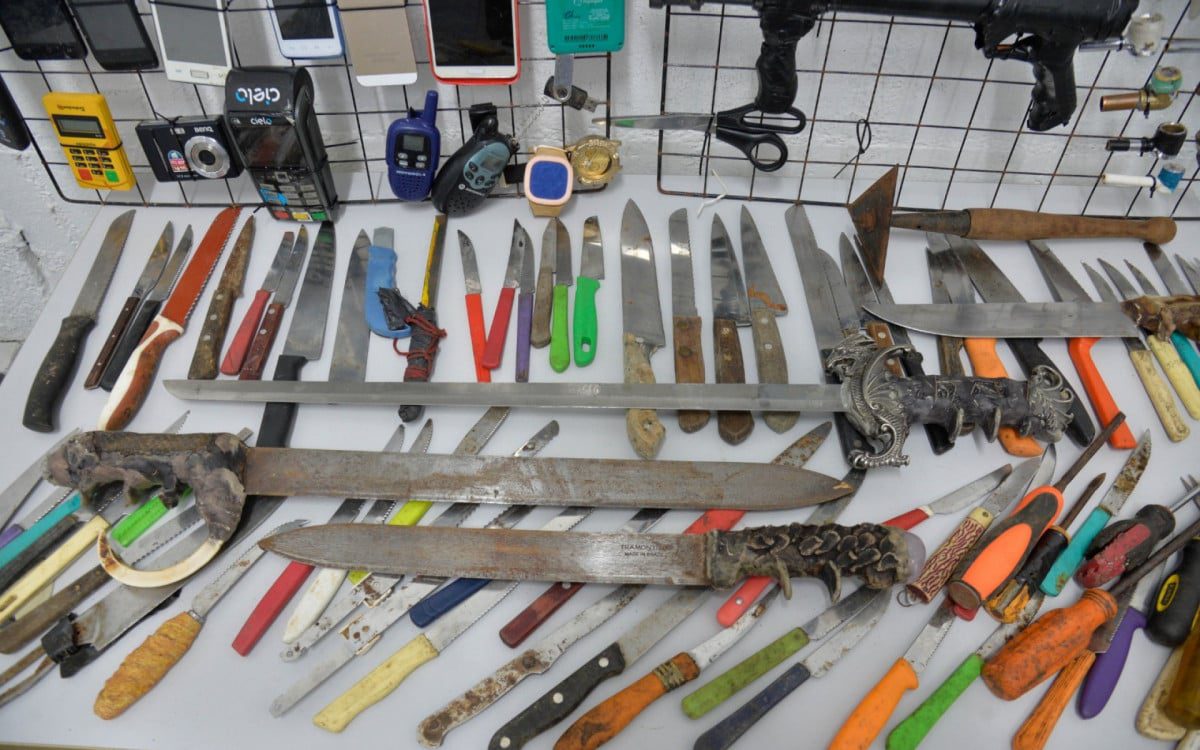 Seop apreende mil facas durante ações de ordenamento e acolhimento à população em situação de rua