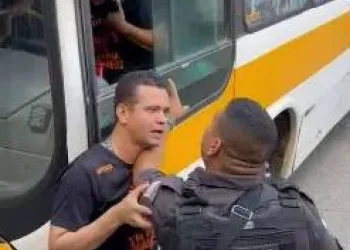 Confusão entre policial militar e motorista de ônibus escolar no Rio