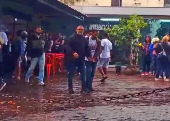 Suspeito de furtar joalherias no Rio, é preso durante o enterro da mãe