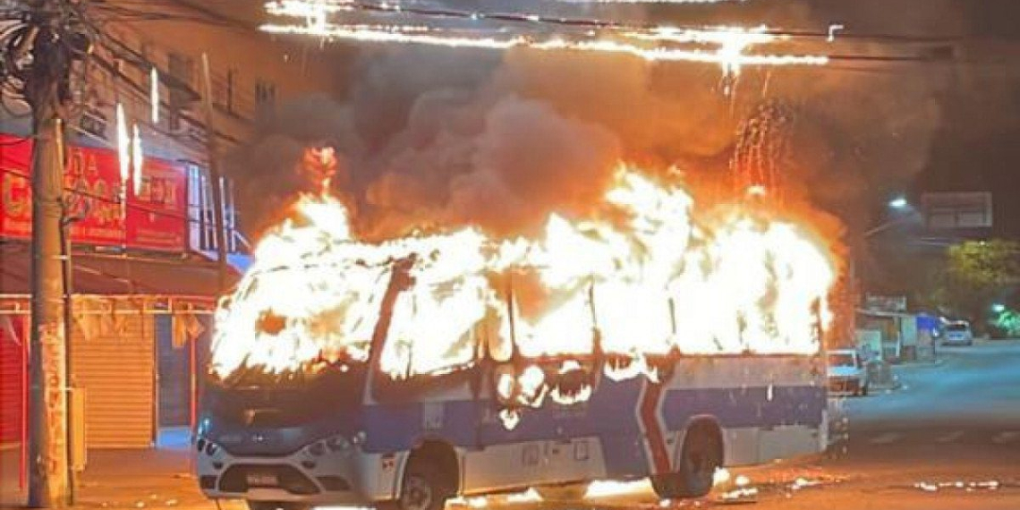 Operação policial em Paciência mira chefes de milícia e resulta em morte de entregador