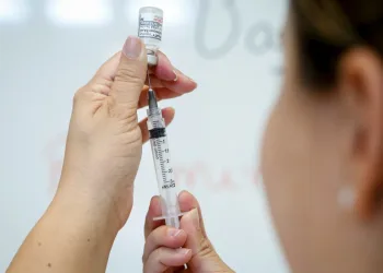 Posto de Vacinação Contra Gripe e COVID-19 Será Instalado na Estação Central do Brasil