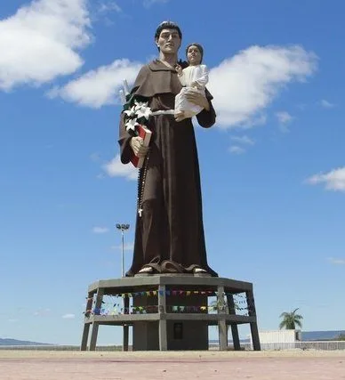 Dia de Santo Antônio: Celebrando o Santo Casamenteiro e Protetor dos Namorados