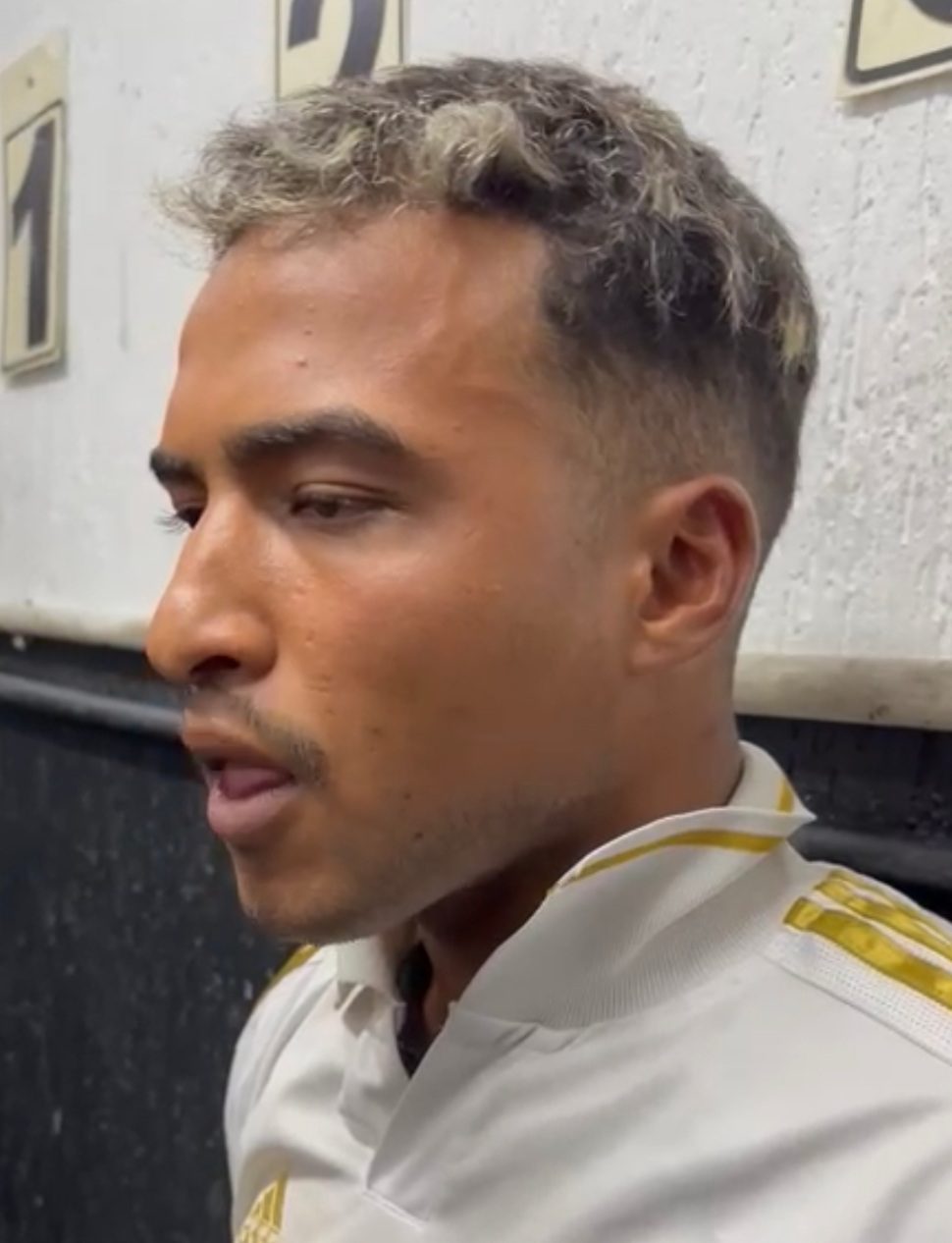 ( video) Homem reage a abordagem e mata policial