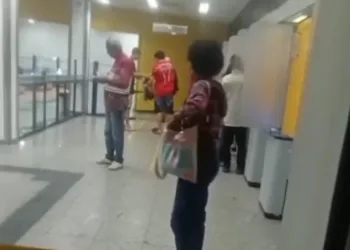 ( VIDEO) Homem infarta e vem a óbito dentro da agência do Banco do Brasil em Campo Grande