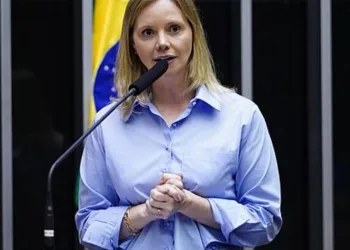 Deputada carioca quer tornar crime ofender políticos