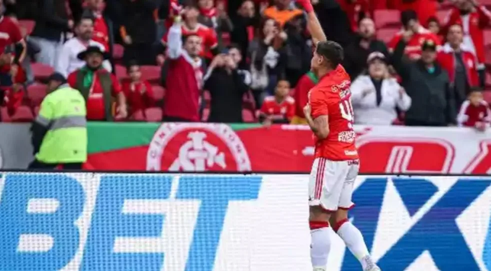 Vasco luta até o fim, mas acumula mais uma derrota no Campeonato Brasileiro