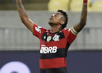 Flamengo domina o Grêmio com placar de 3 a 0 no Maracanã