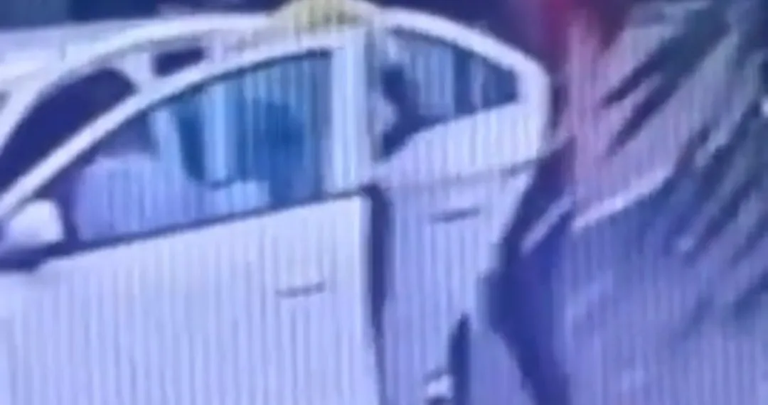 (VÍDEO) Criança acena para PMs e agentes frustram sequestro relâmpago