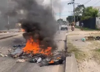 Urgente!! Protesto na Cesário de Mello!! Atenção motoristas!!