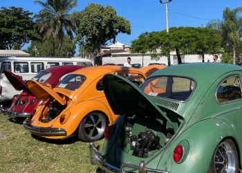 Encontro de carros antigos em Campo Grande!! Não percam!!