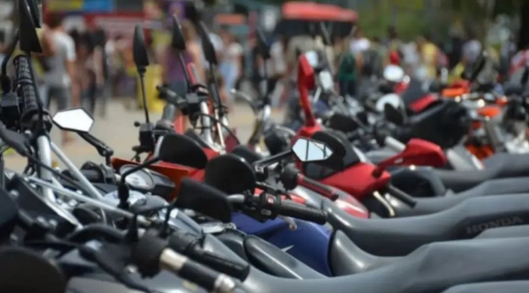 Vendas de motos sobem 21% em maio e superam carros de passeio, diz Fenabrave