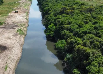 Prefeitura do Rio retira mais de 136 mil toneladas de resíduos do Rio Campinho, em Campo Grande