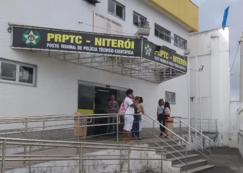Descoberta Chocante: Feto Masculino é Encontrado em Telhado de Residência