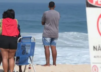 Corpo encontrado na praia do Recreio é de adolescente que desapareceu em Ipanema