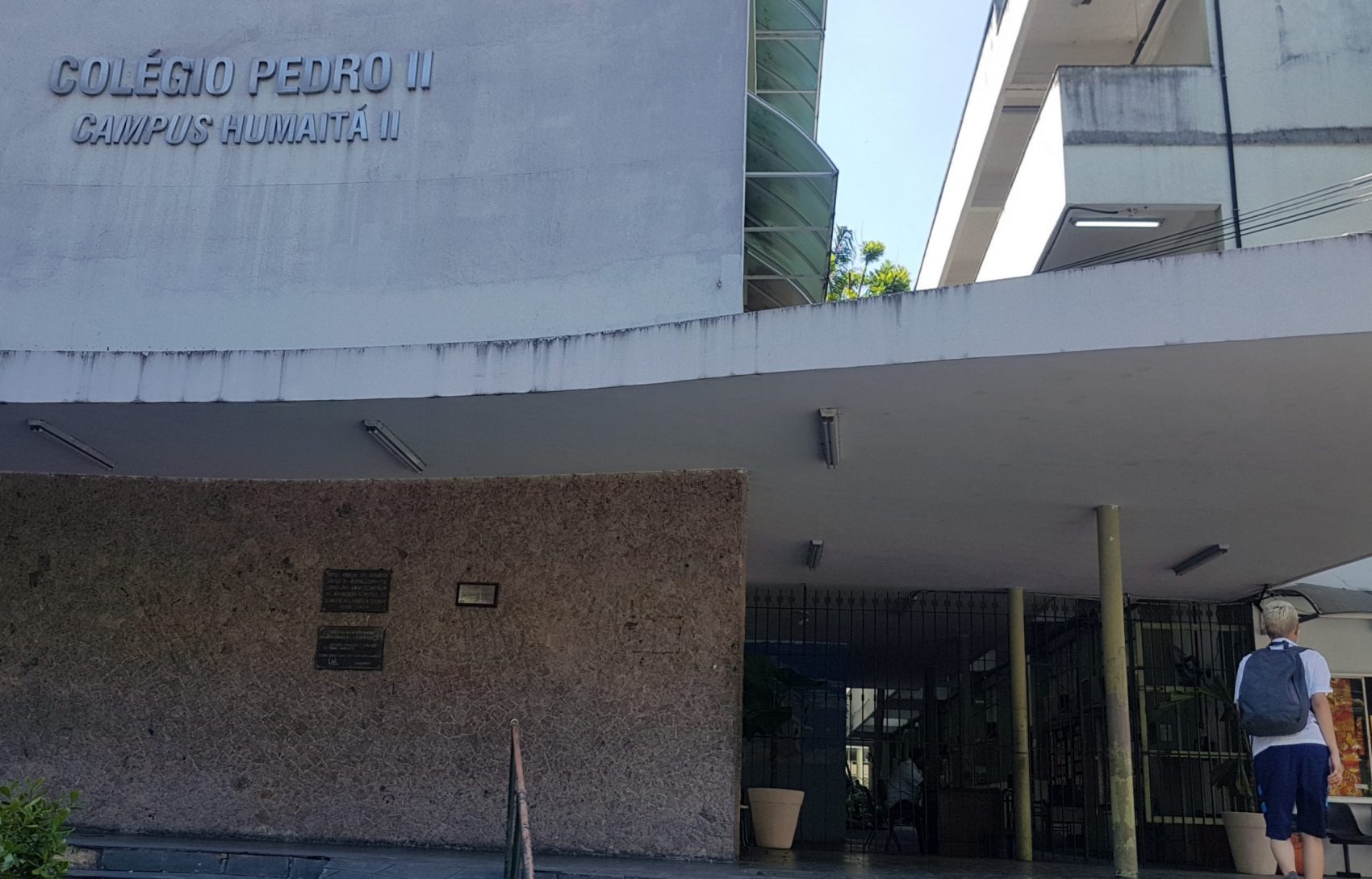 Colégio Pedro II Investiga Caso de Agressão Contra Professora por Alunos