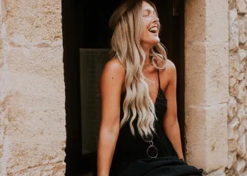 Mulher morre de câncer aos 35 anos e deixa carta de despedida emocionante
